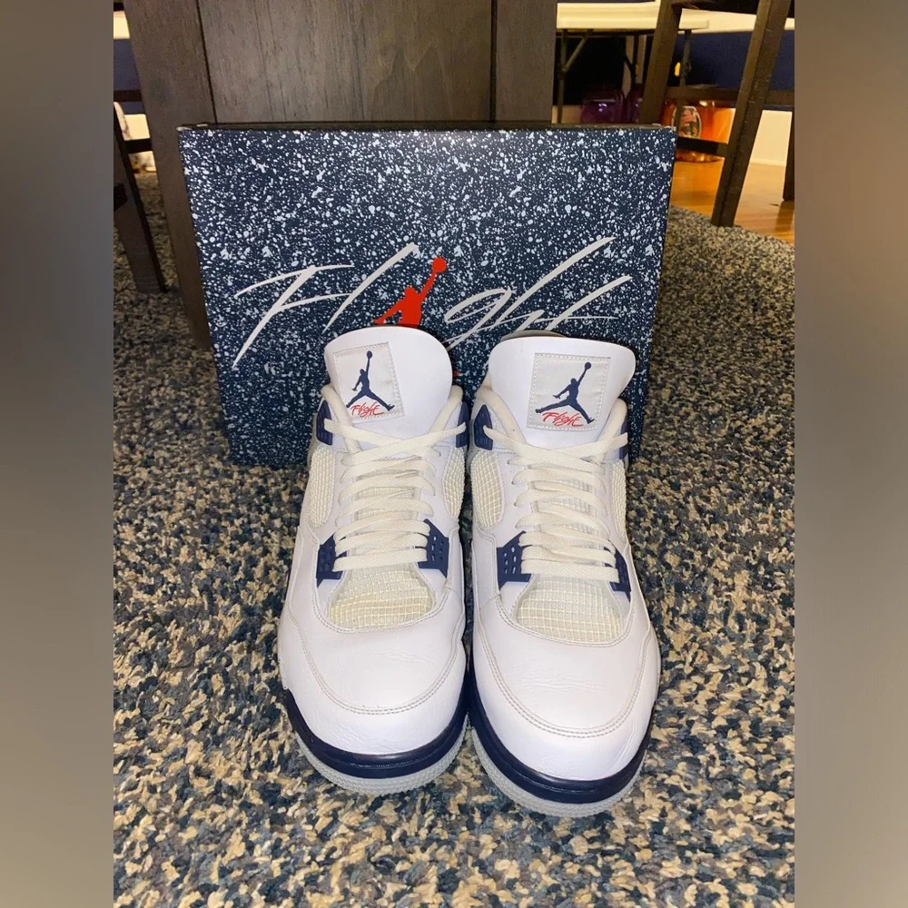 Jordan 4 Retro “Midnight Navy” - Picture 2 of 9